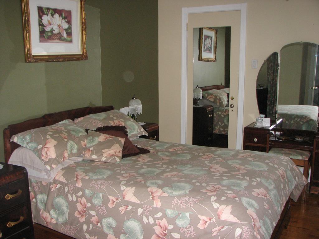 Magnolia B&B Granby Bagian luar foto