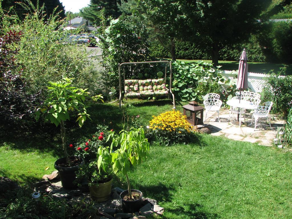 Magnolia B&B Granby Bagian luar foto